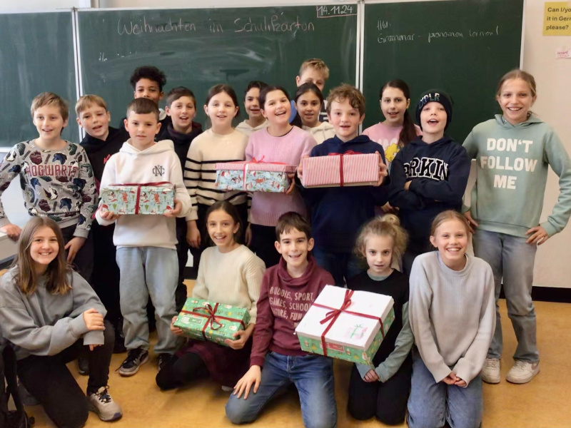 Projekt „Weihnachten im Schuhkarton“ der Klasse 5a